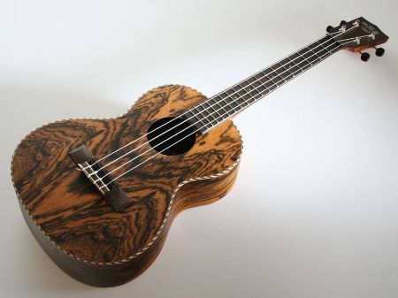 Slika KALA BOCOTE BUTTERFLY TENOR UKULLELE KA-BFT incl. case